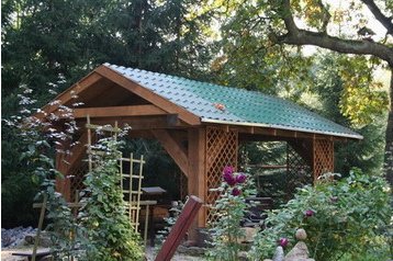 Polonia Privát Gębczyce, Esterno